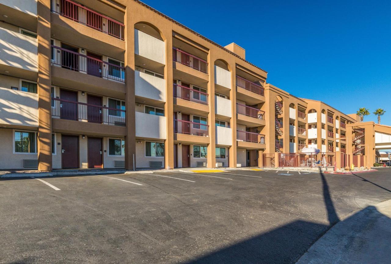 Days Inn By Wyndham Chula Vista-San Diego Exterior photo