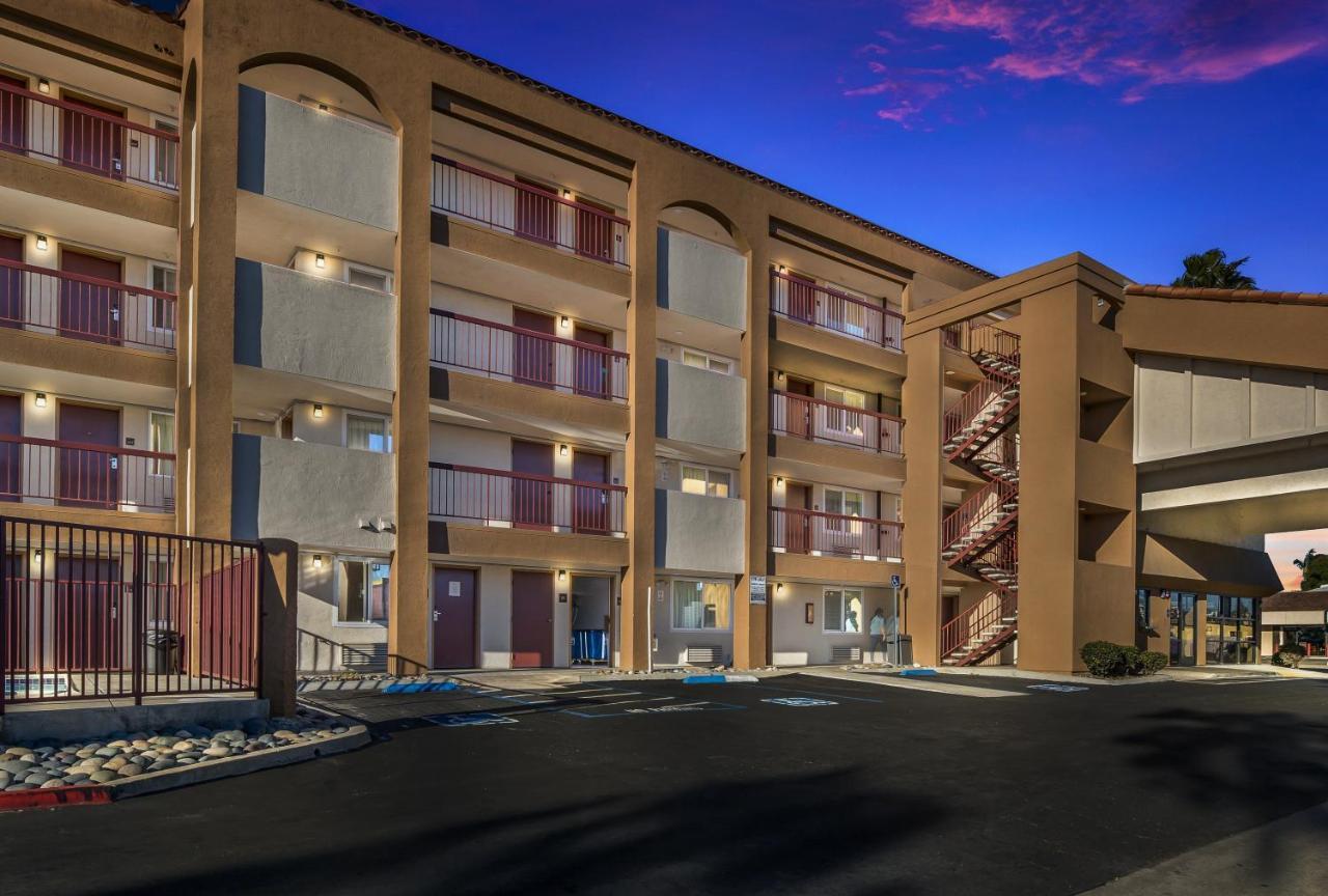 Days Inn By Wyndham Chula Vista-San Diego Exterior photo