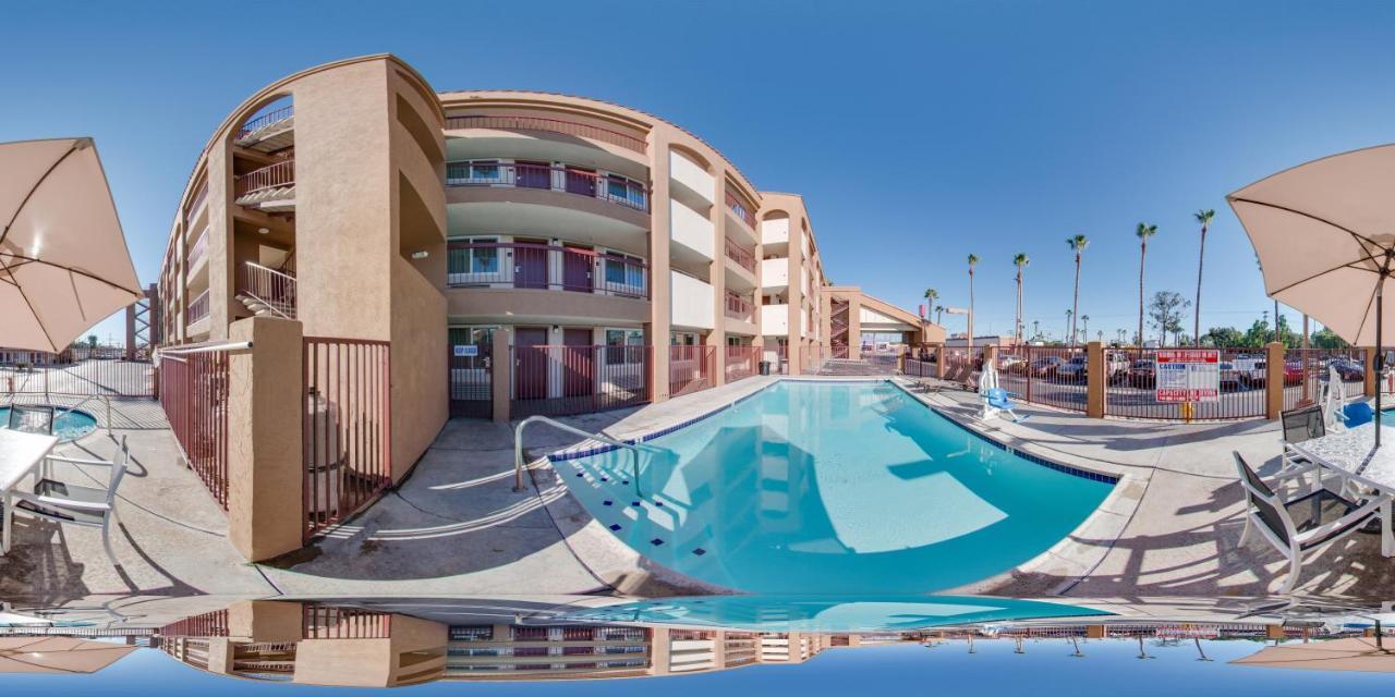 Days Inn By Wyndham Chula Vista-San Diego Exterior photo