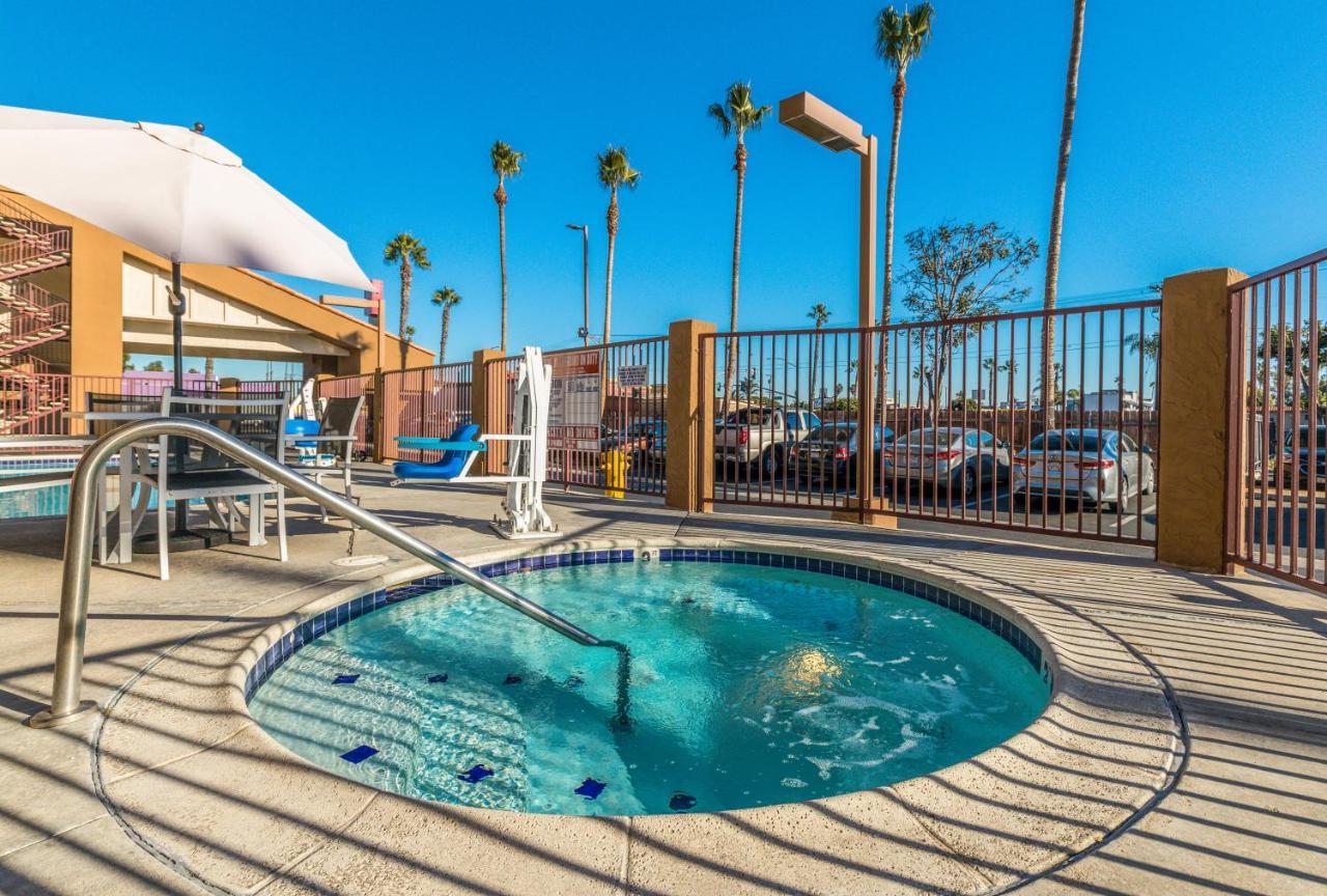 Days Inn By Wyndham Chula Vista-San Diego Exterior photo