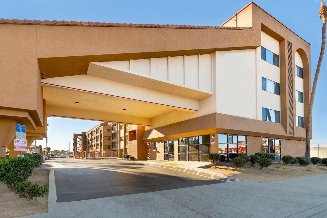 Days Inn By Wyndham Chula Vista-San Diego Exterior photo
