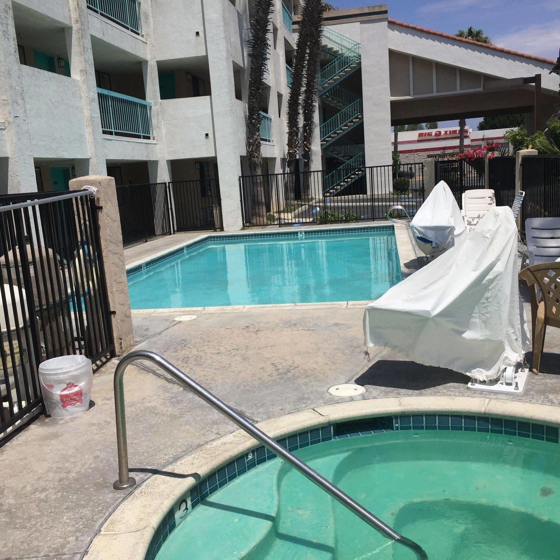 Days Inn By Wyndham Chula Vista-San Diego Exterior photo