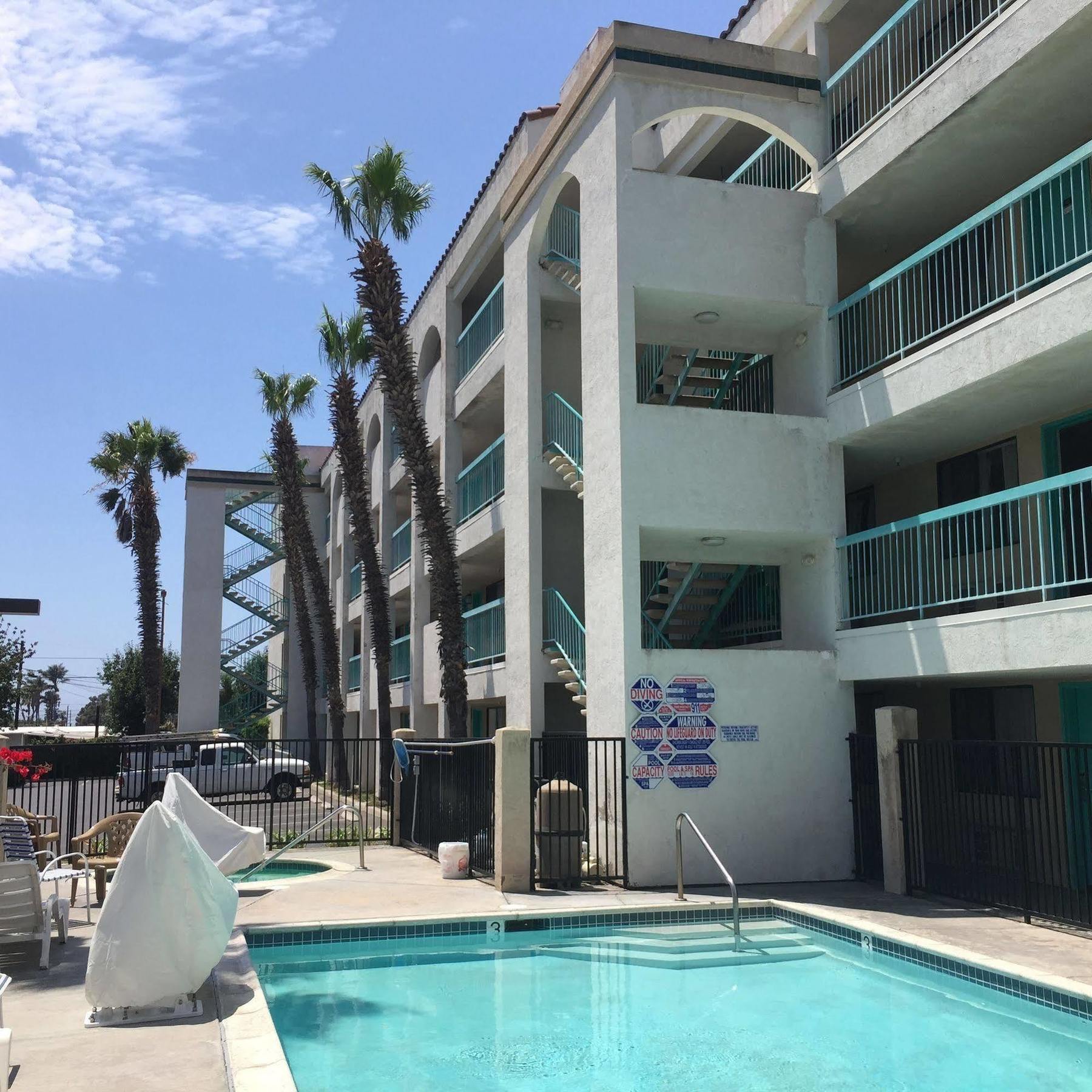 Days Inn By Wyndham Chula Vista-San Diego Exterior photo